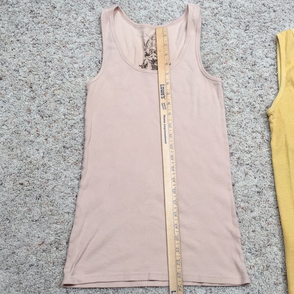 🛑FREE W/$10 purchase🛑 women’s large tank tops. - Picture 5 of 8